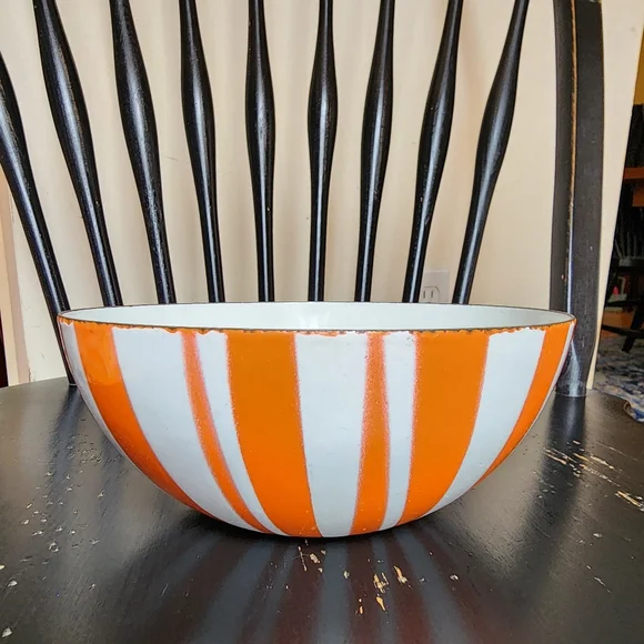 Mid Century Modern Catherineholm Orange and White Zebra Striped Enamelware Bowl - Picture 2 of 7